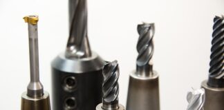 Jaki frez do zawiasów?